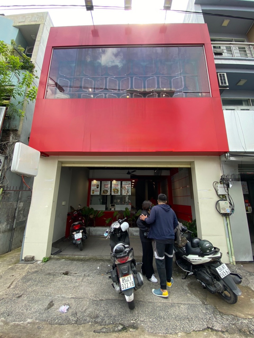 Cho thuê Hoặc Sang quán ăn nhà nguyên căn mặt tiền đường Huỳnh Văn Bánh P.17, Q. Phú Nhuận.